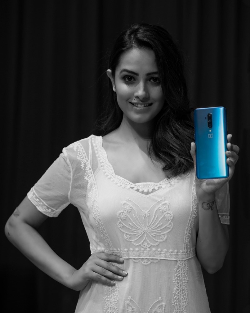 Anita Hassanandani Reddy in black and white as part of massive OnePlus 7T Pro mirror influencer campaign